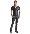 Wetlook-Poloshirt mit Reißverschluss und Ziernähten | Regnes Fetish Planet Wetlook-Poloshirt mit Reißverschluss und Ziernähten | Regnes Fetish Planet