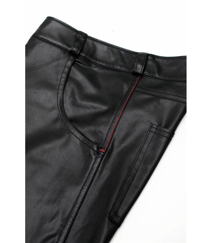 Herren Shorts mit Taschen, Gürtelschlaufen und Alcantara-Etikett | Regnes Fetish Planet