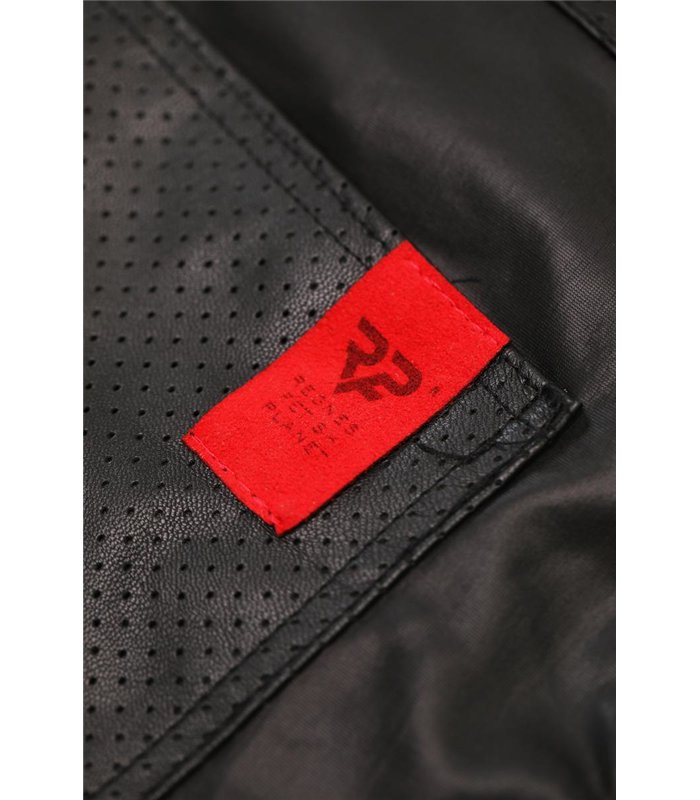 Herren Wetlook Hose mit Löchertaschen und Gürtelschlaufen | Regnes Fetish Planet