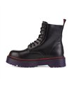 8-Loch Plateau-Stiefel aus schwarzem Leder mit violetter Sohle | Aderlass